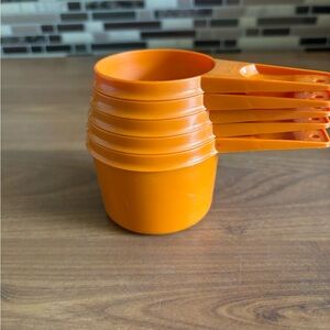Tupperware Orange Measuring Cups Set